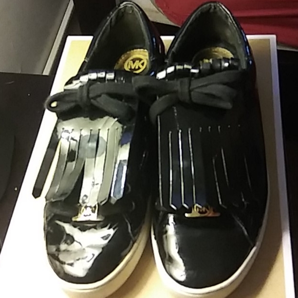 MK shoes - Picture 3 of 5